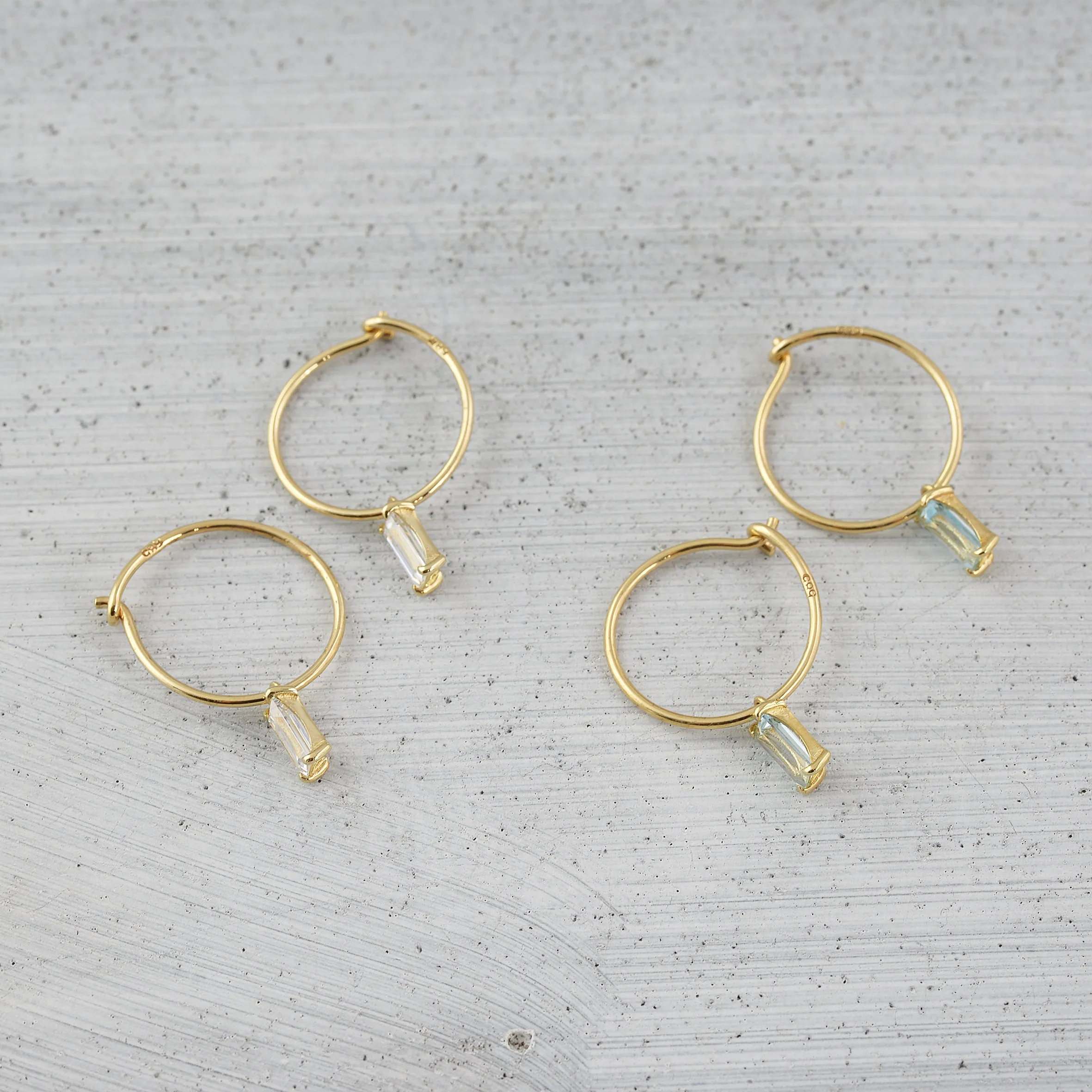 Allure baguette wire hoop Earring (single) - 14K/ 18K Gold