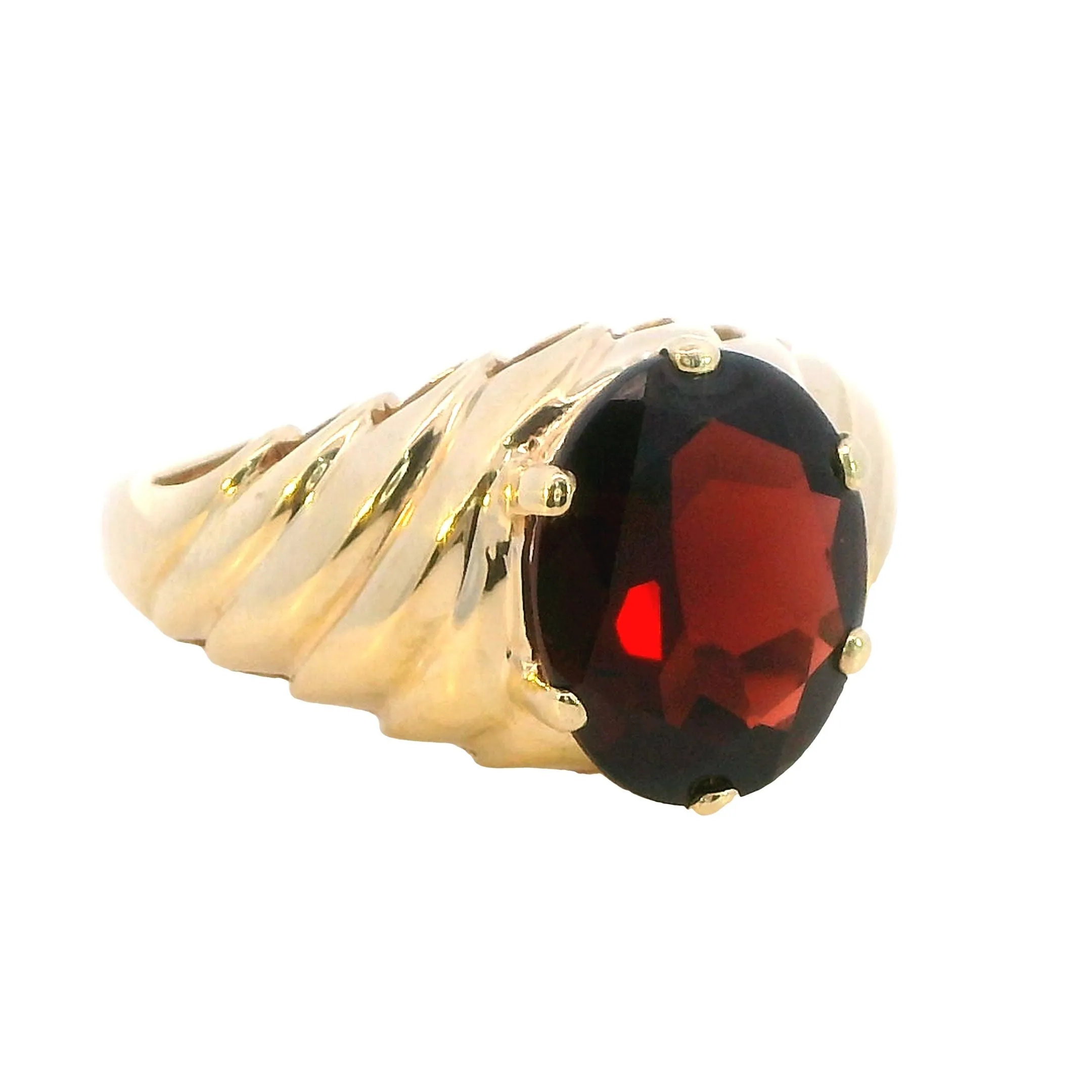 Regal 9ct Yellow Gold Single Stone Garnet Ring