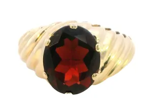 Regal 9ct Yellow Gold Single Stone Garnet Ring