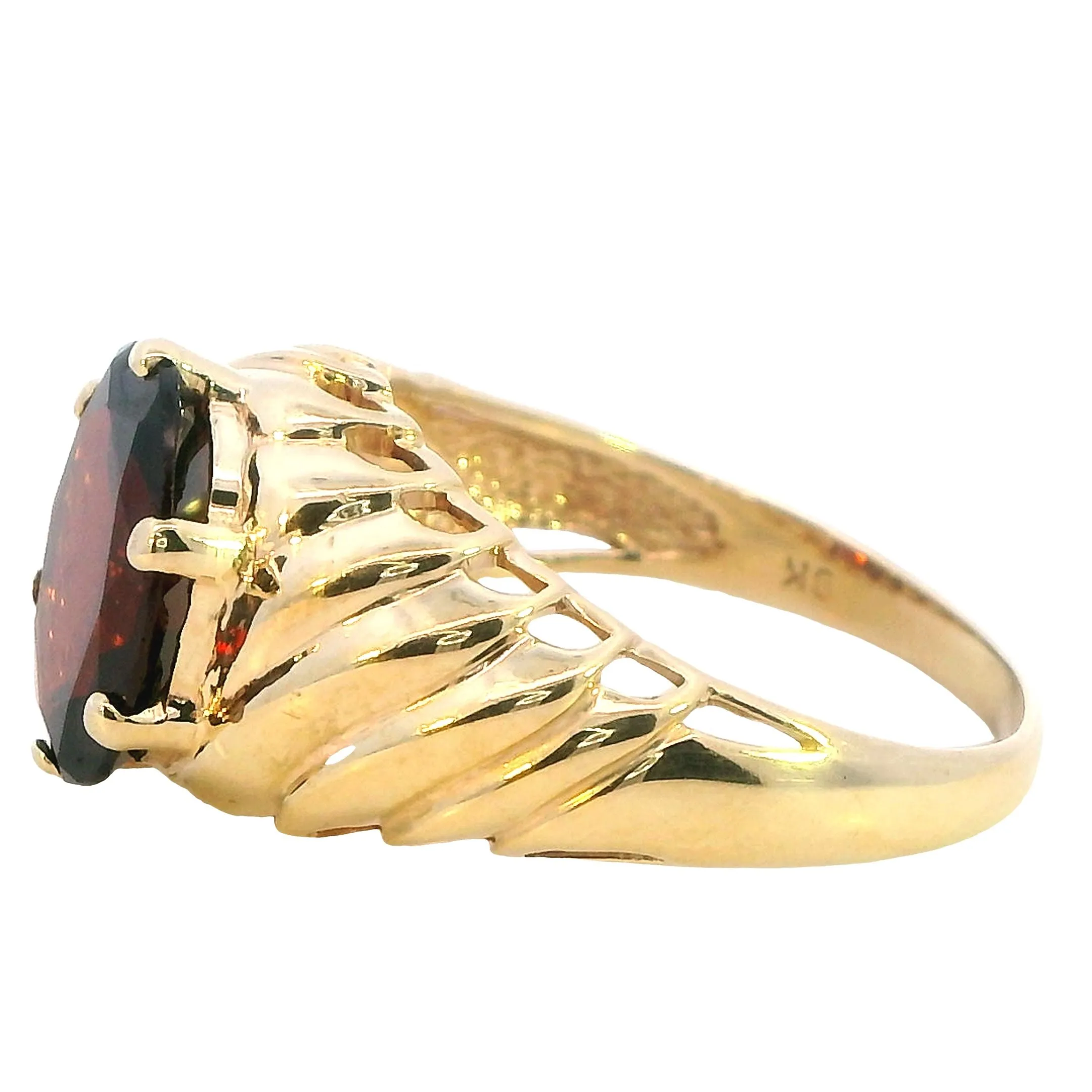 Regal 9ct Yellow Gold Single Stone Garnet Ring