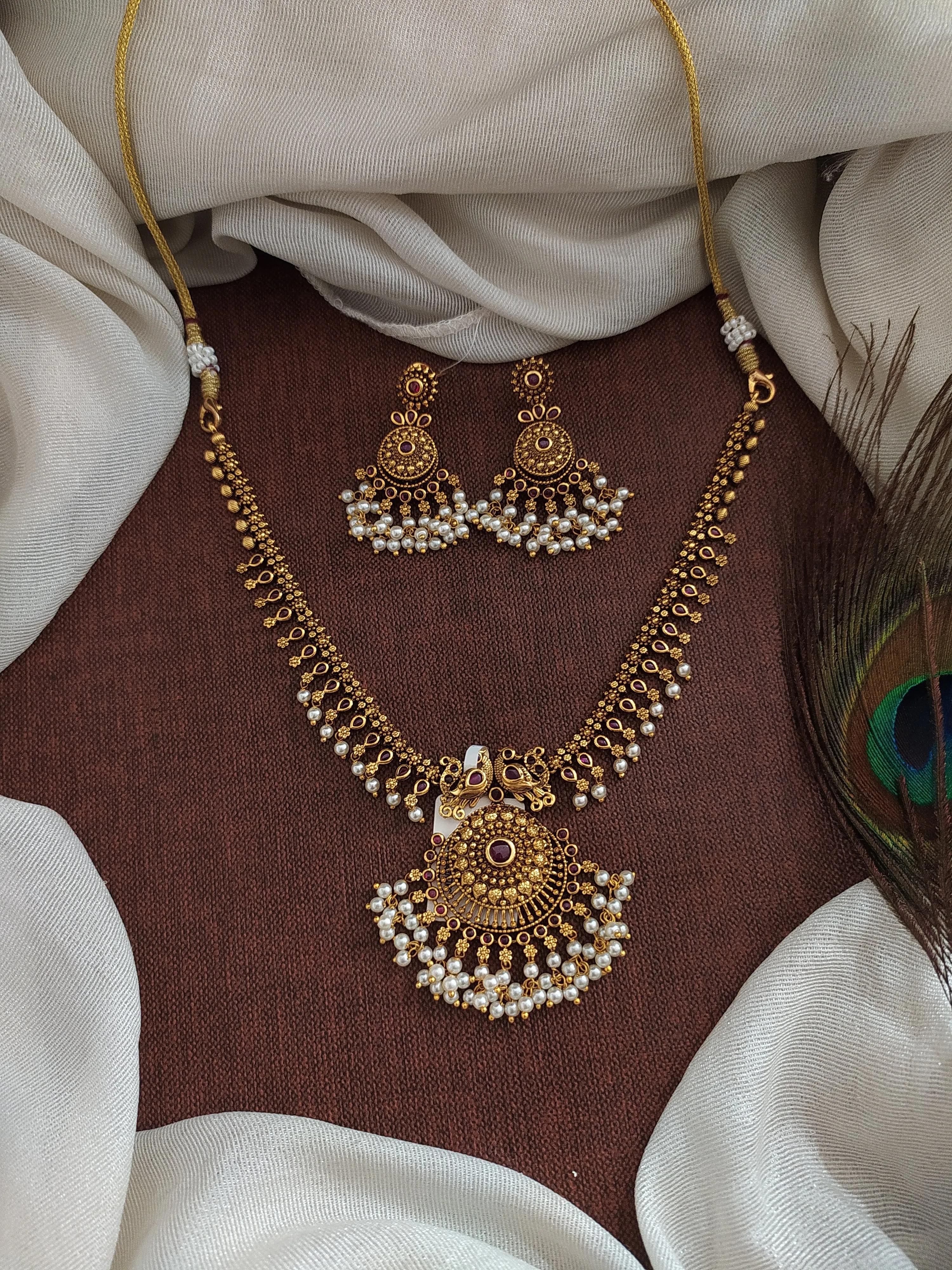 Simple Antique Non-Idol Necklace Set with Pearl Drops