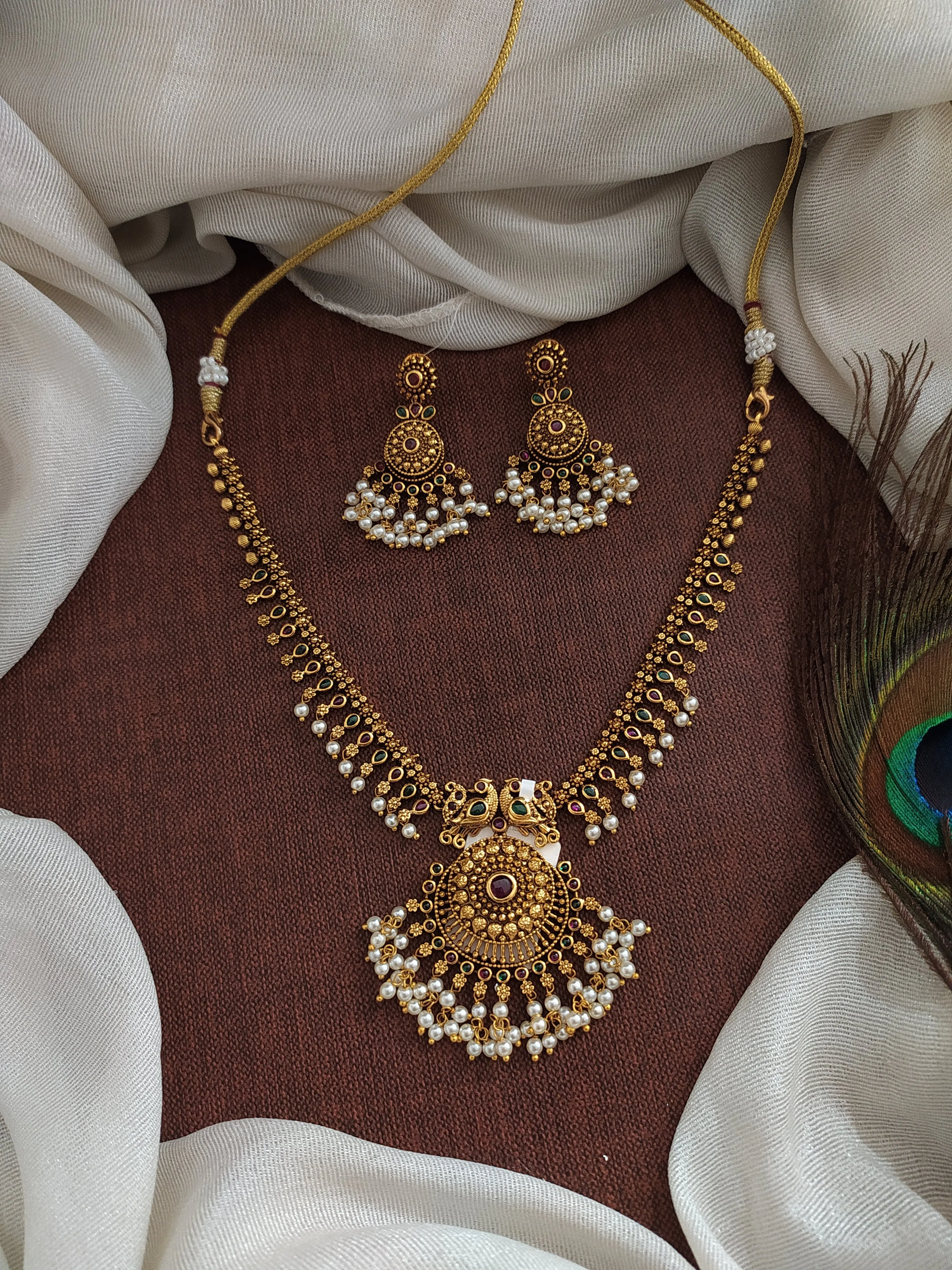 Simple Antique Non-Idol Necklace Set with Pearl Drops