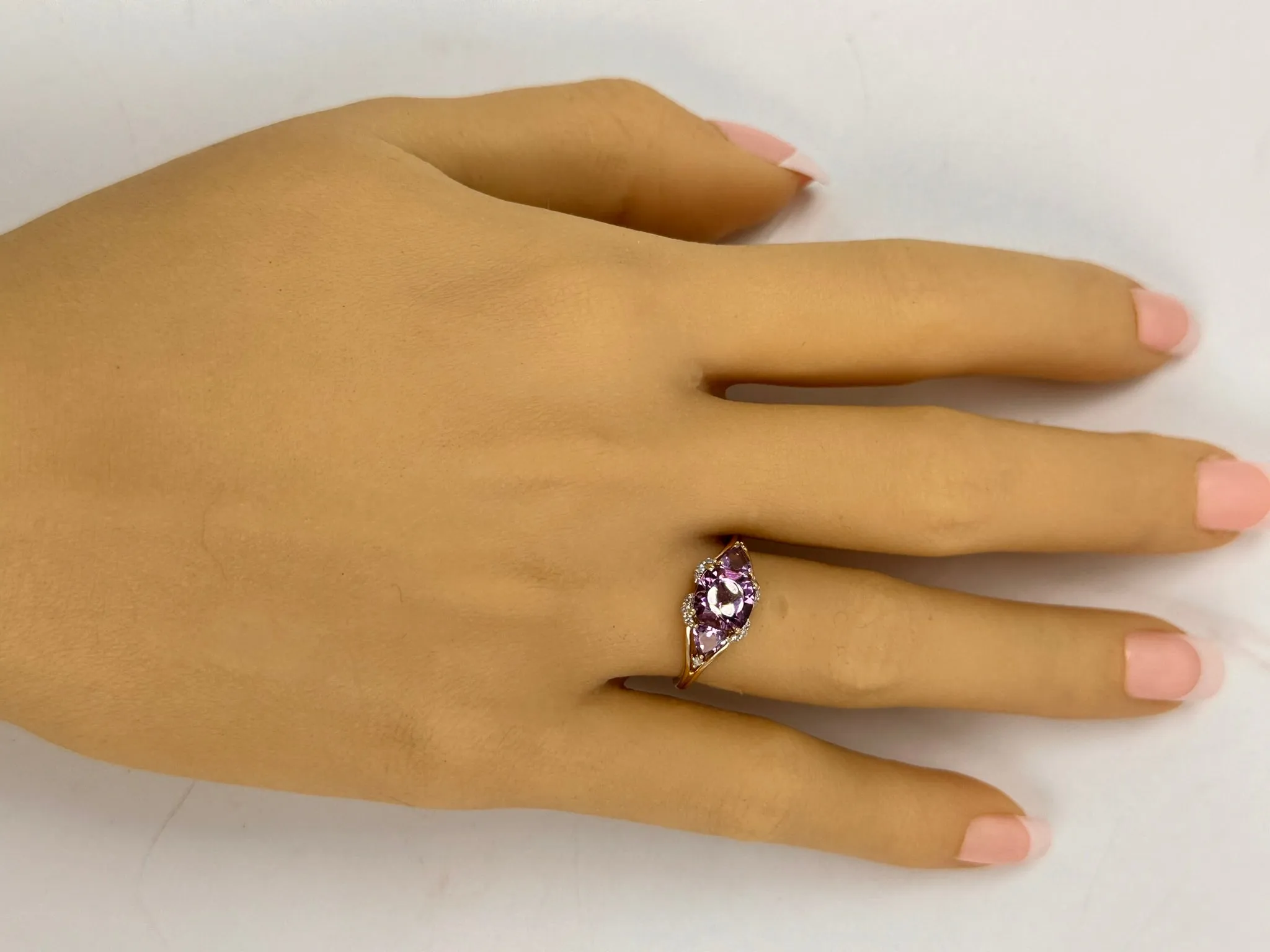 Sophisticated 9ct Yellow Gold Amethyst & Diamond Ring - Elegant Purple Hues