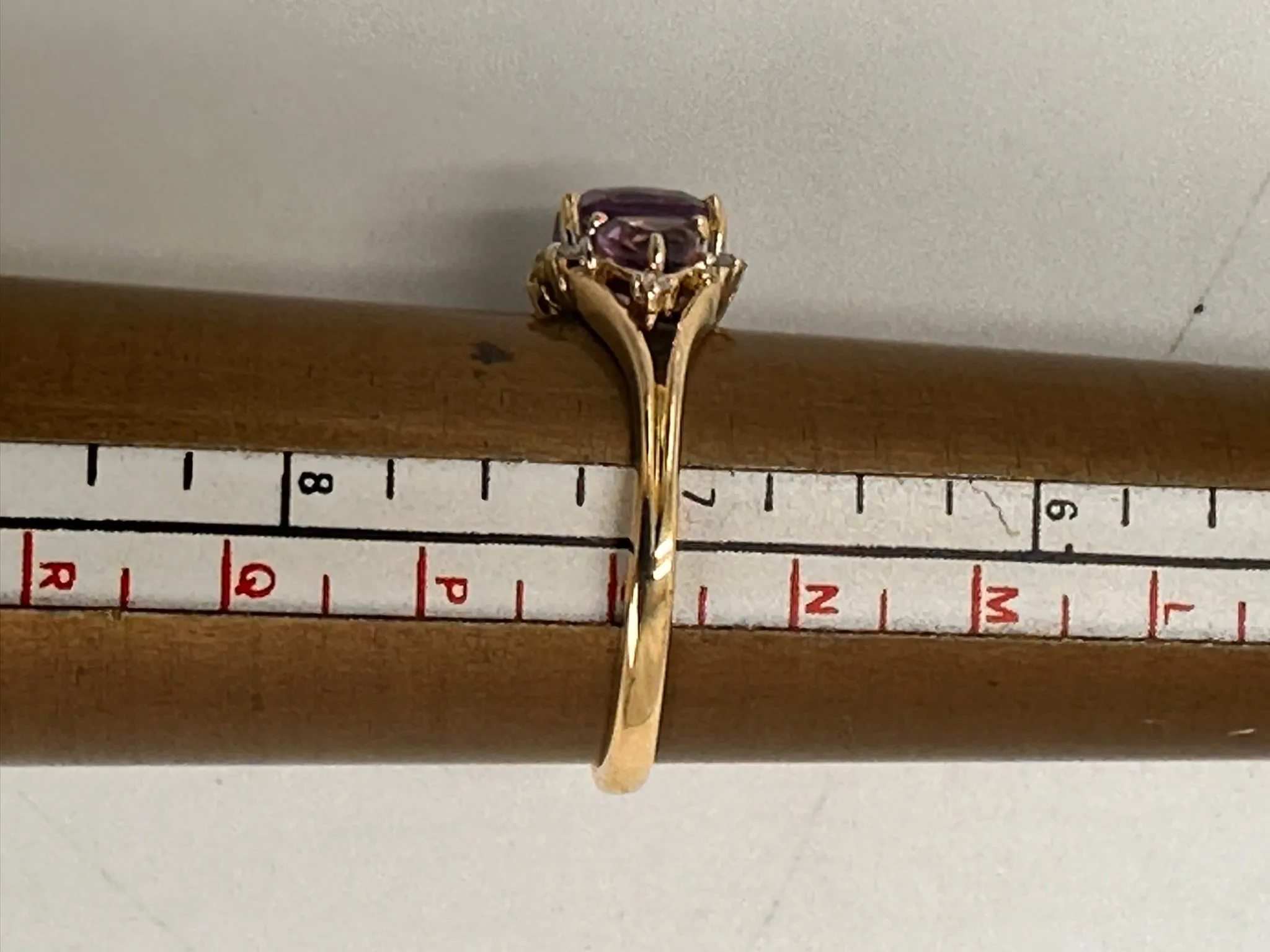 Sophisticated 9ct Yellow Gold Amethyst & Diamond Ring - Elegant Purple Hues