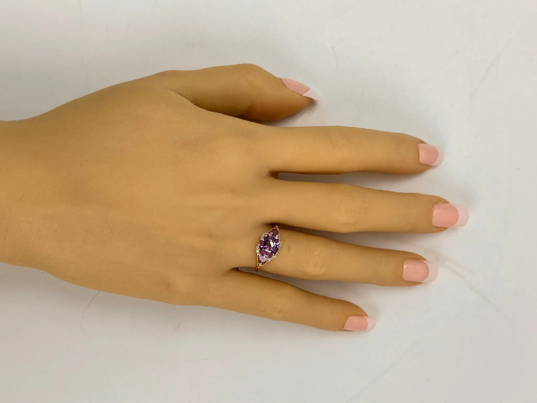 Sophisticated 9ct Yellow Gold Amethyst & Diamond Ring - Elegant Purple Hues