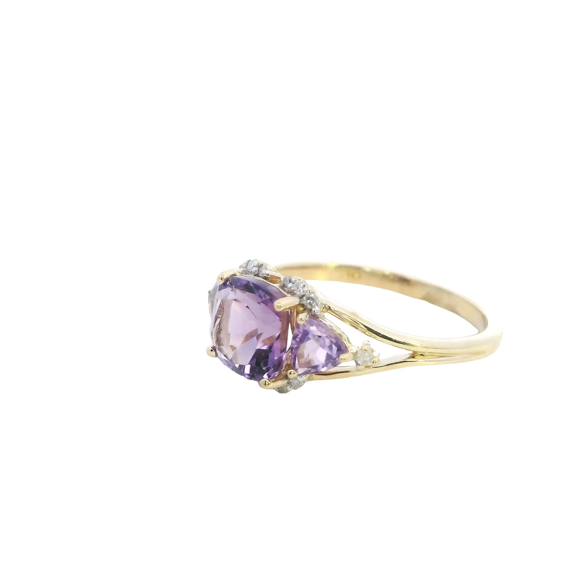 Sophisticated 9ct Yellow Gold Amethyst & Diamond Ring - Elegant Purple Hues