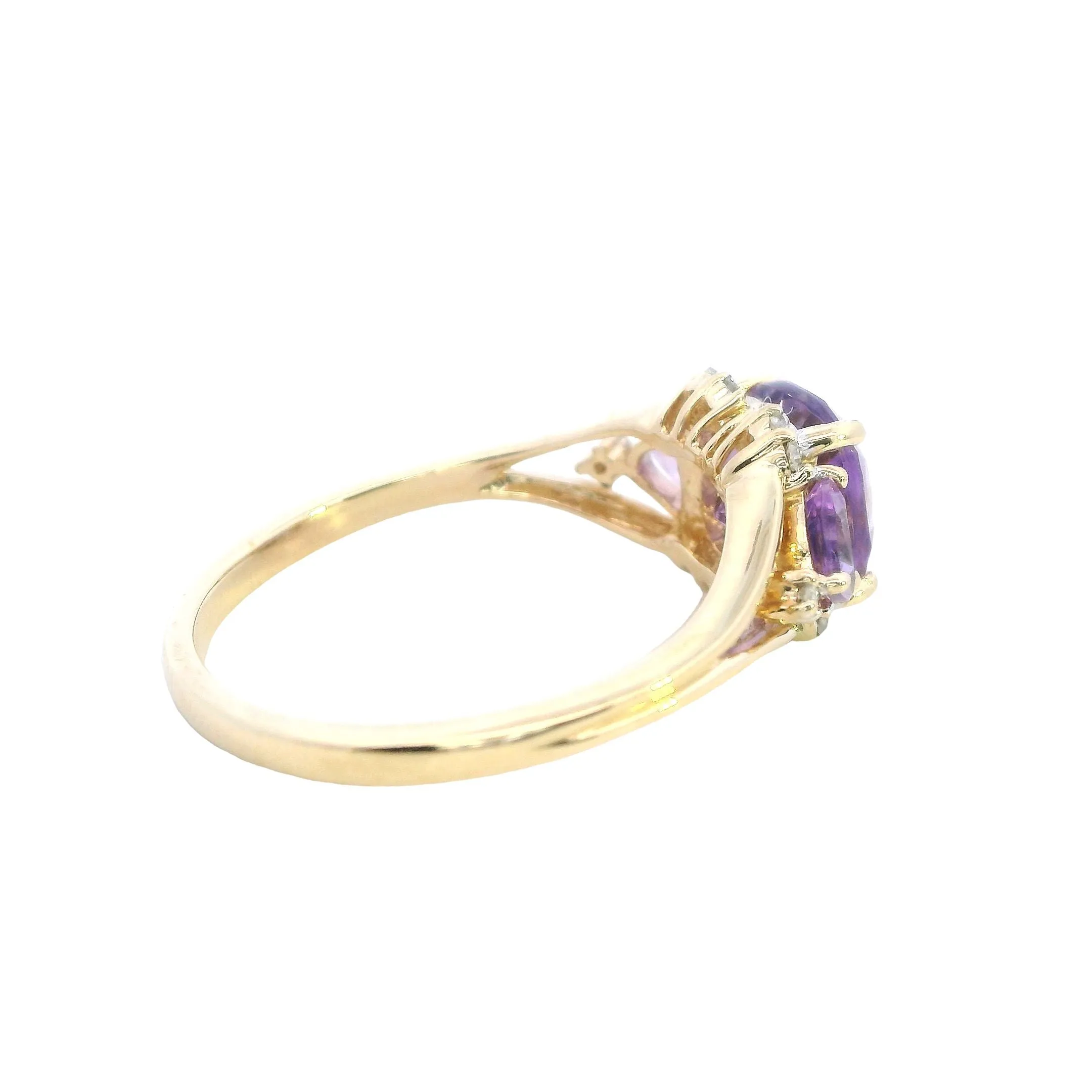 Sophisticated 9ct Yellow Gold Amethyst & Diamond Ring - Elegant Purple Hues