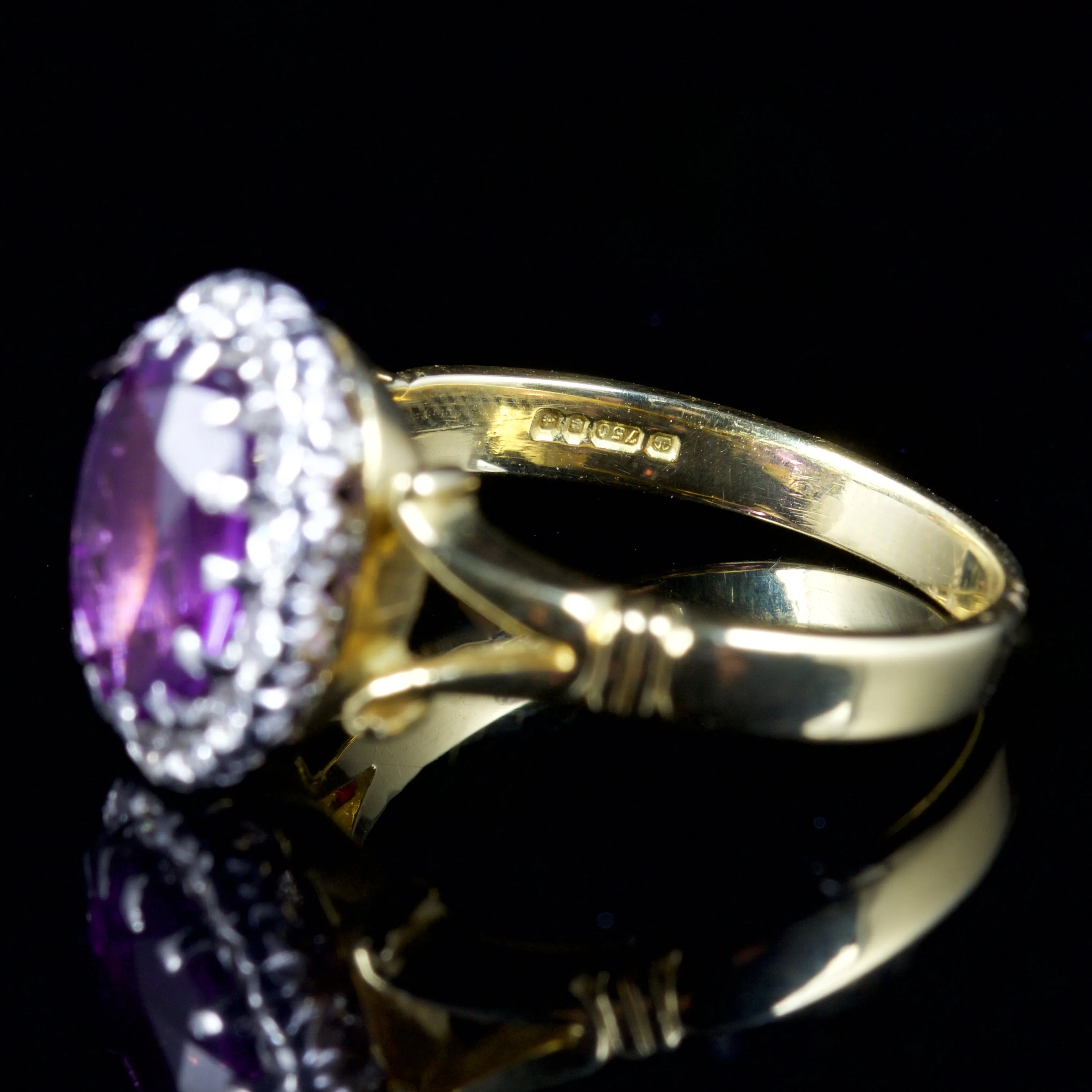 Vintage Amethyst Diamond Ring 18Ct Yellow Gold Dated 1975