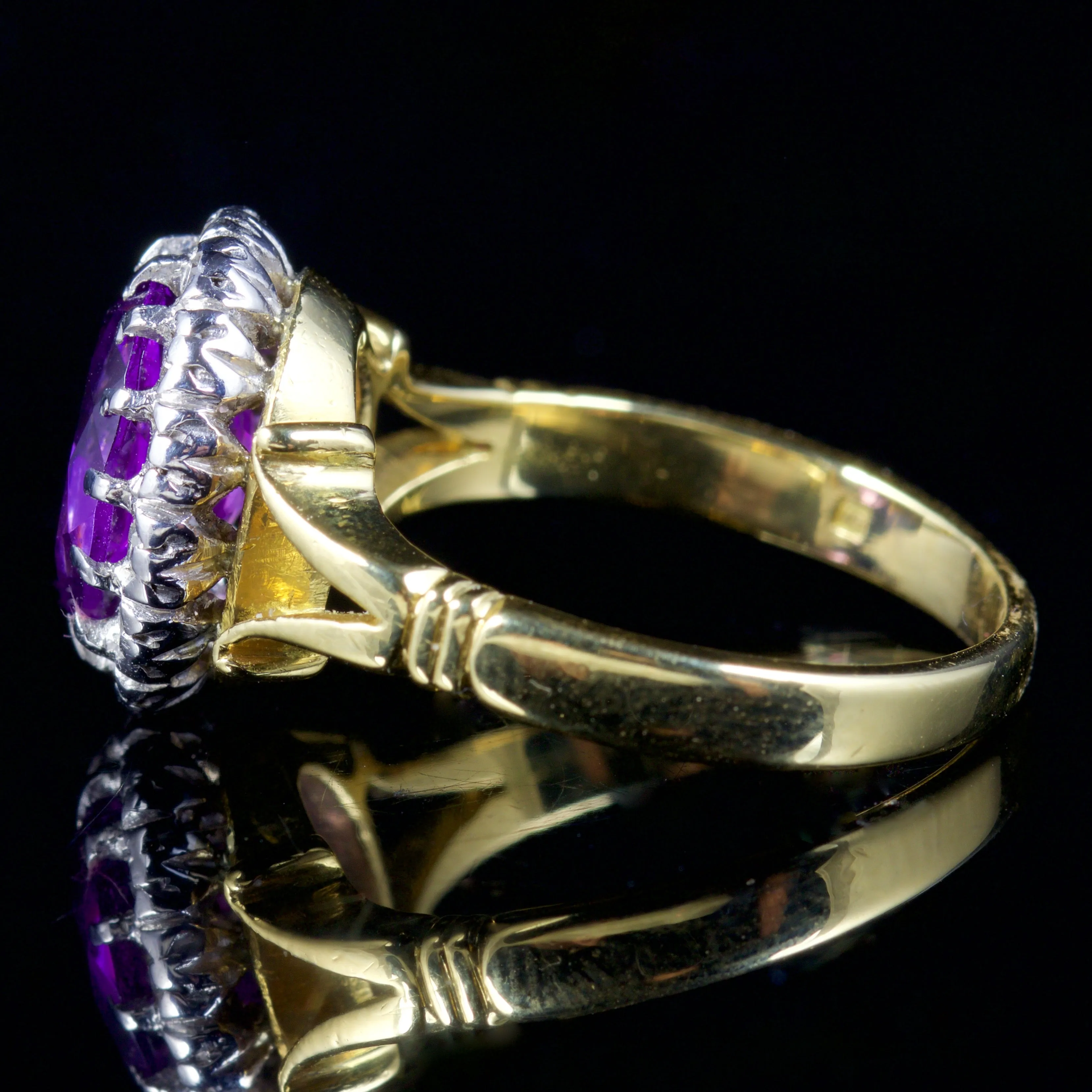 Vintage Amethyst Diamond Ring 18Ct Yellow Gold Dated 1975